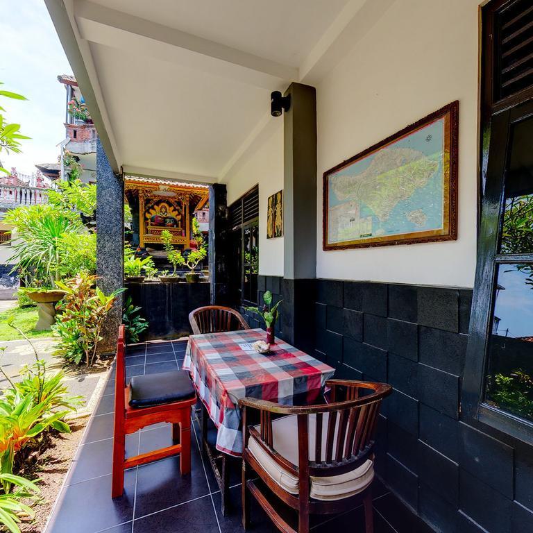 Tirta Yoga Inn Падангбай Номер фото