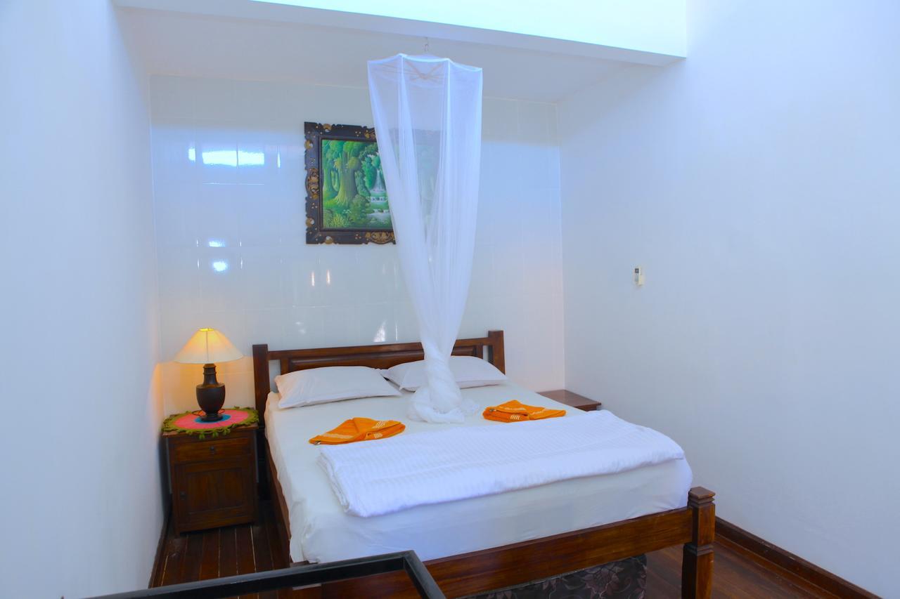 Tirta Yoga Inn Падангбай Экстерьер фото
